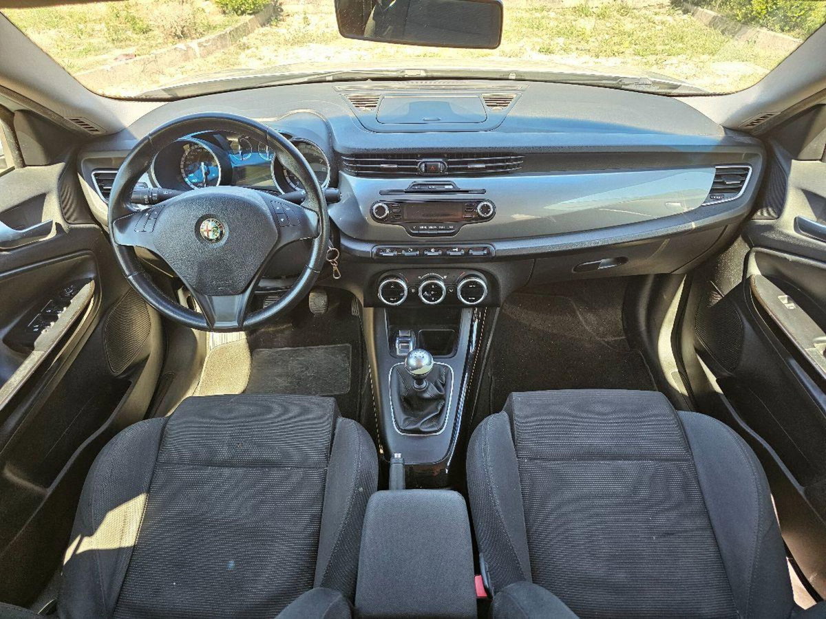 Alfa Romeo Giulietta 1.4 Turbo Distinctive 120cv (14)