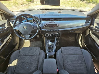 Alfa Romeo Giulietta 1.4 Turbo Distinctive 120cv (14)