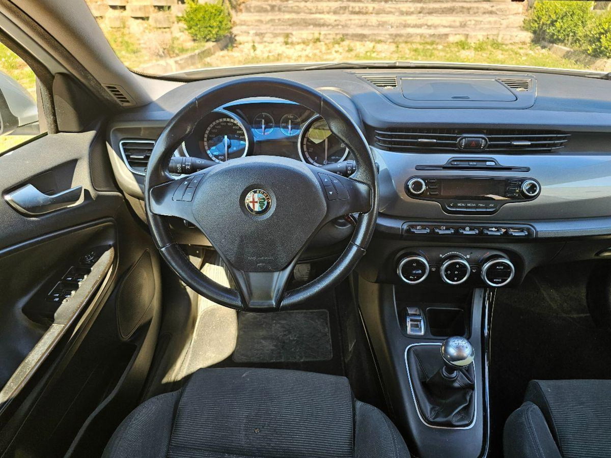 Alfa Romeo Giulietta 1.4 Turbo Distinctive 120cv (15)