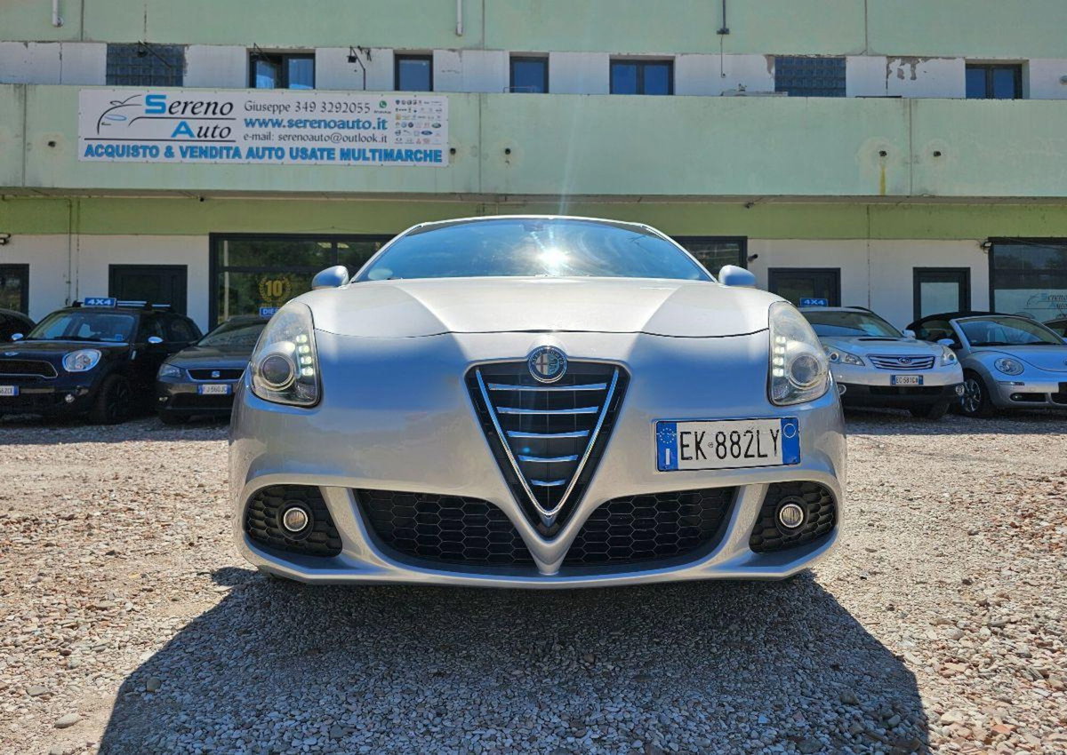 Alfa Romeo Giulietta 1.4 Turbo Distinctive 120cv (2)