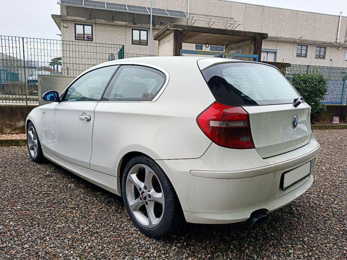 BMW Serie 1 123d cat 3 porte Eletta DPF (2)