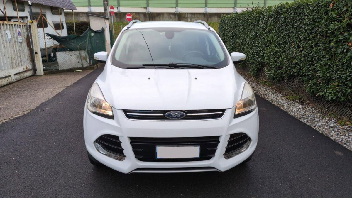 Ford Kuga 2.0 TDCI 150 CV S&S 4WD Powershift Titanium X (5)