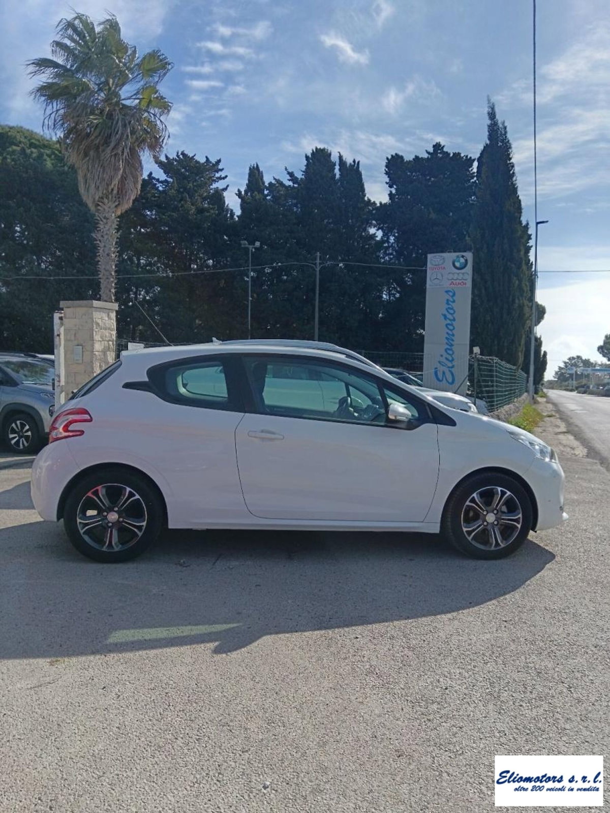 Peugeot 208 VTi 82 CV 3 porte Allure (14)