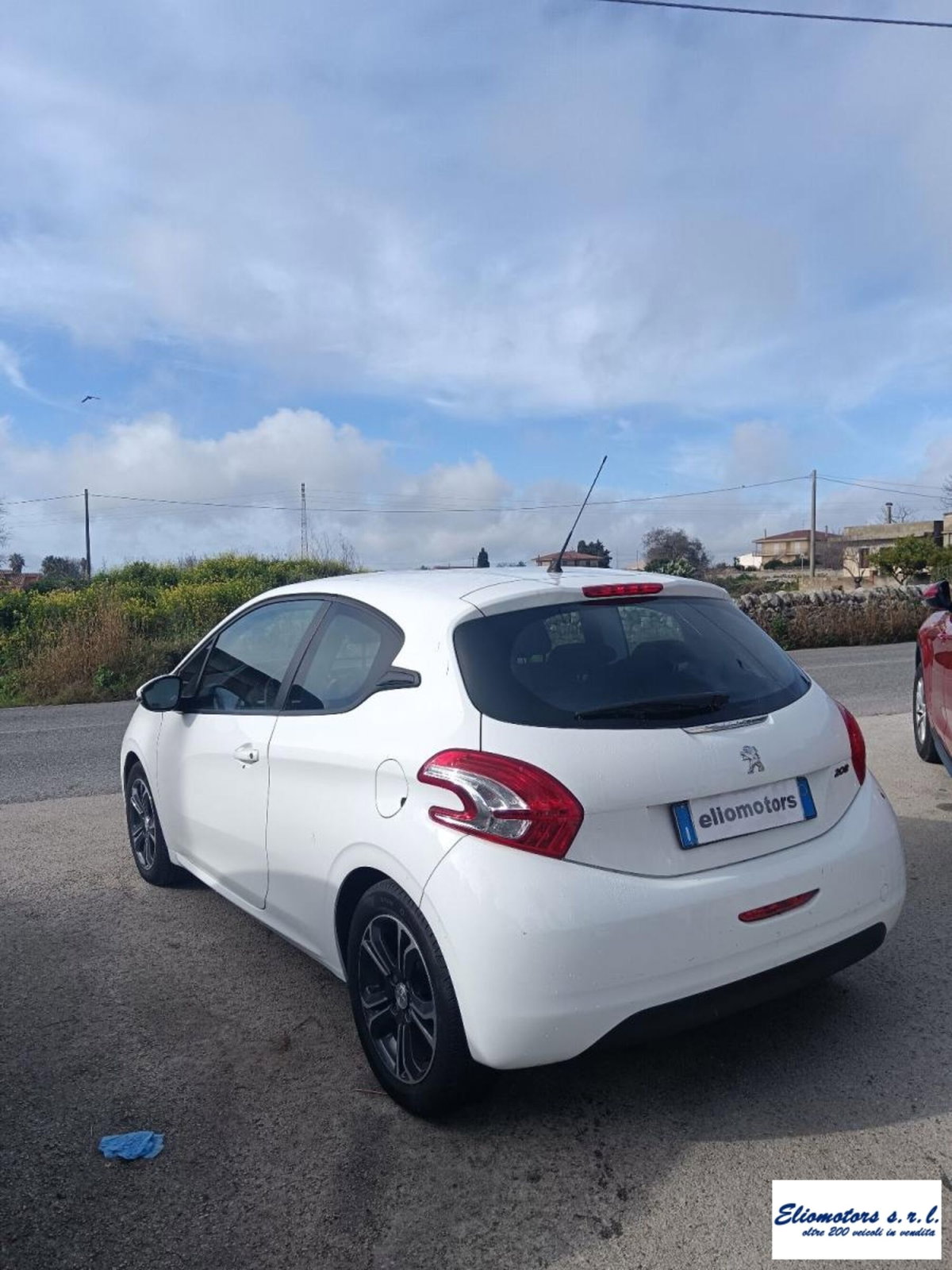 Peugeot 208 VTi 82 CV 3 porte Allure (2)