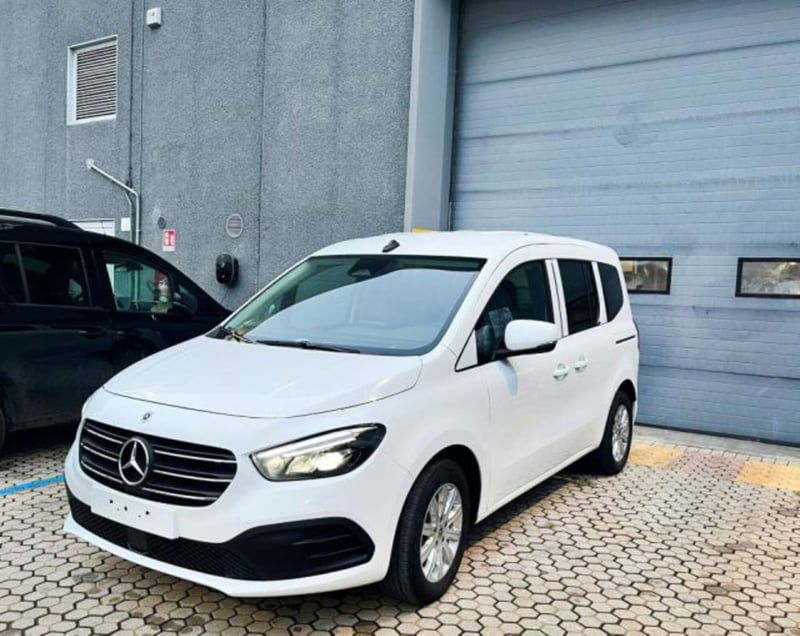 Mercedes-Benz CLA 180 d Premium