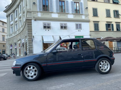 Peugeot 205 3 porte GTI (2)