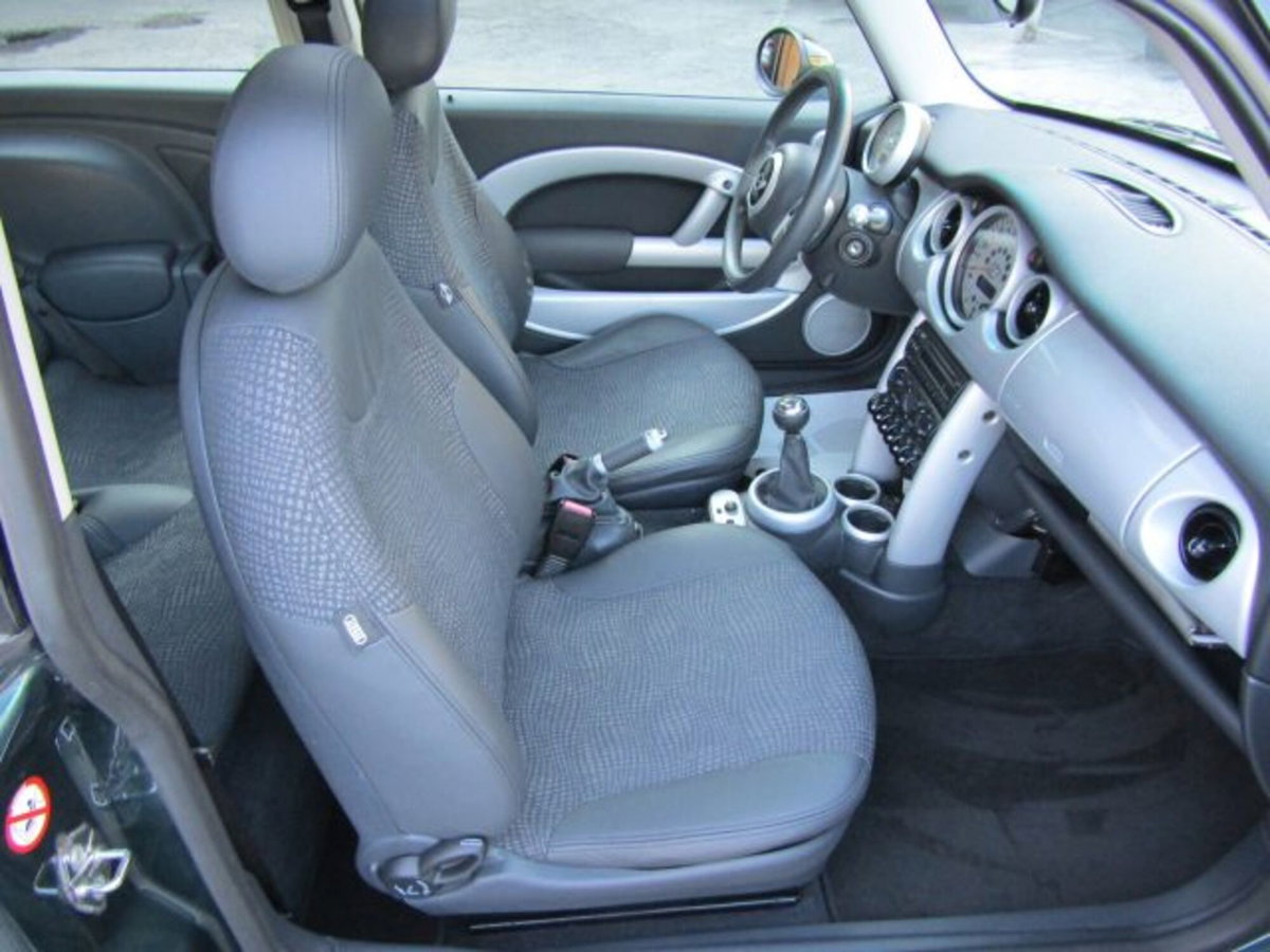 MINI Mini 1.6 16V Cooper (12)