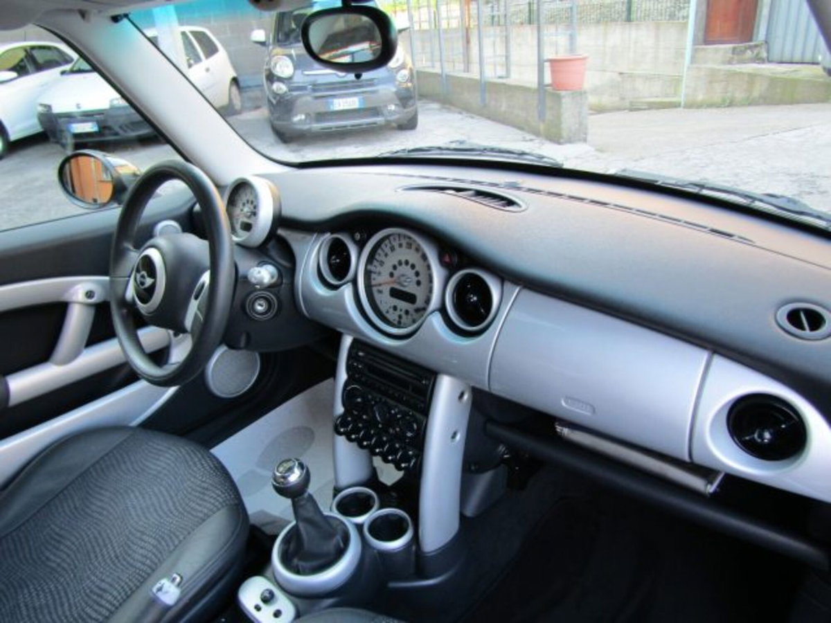 MINI Mini 1.6 16V Cooper (13)