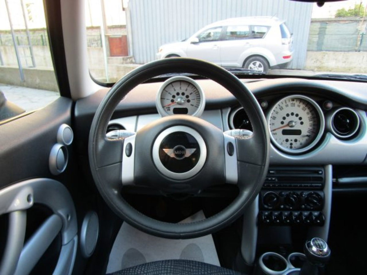 MINI Mini 1.6 16V Cooper (15)