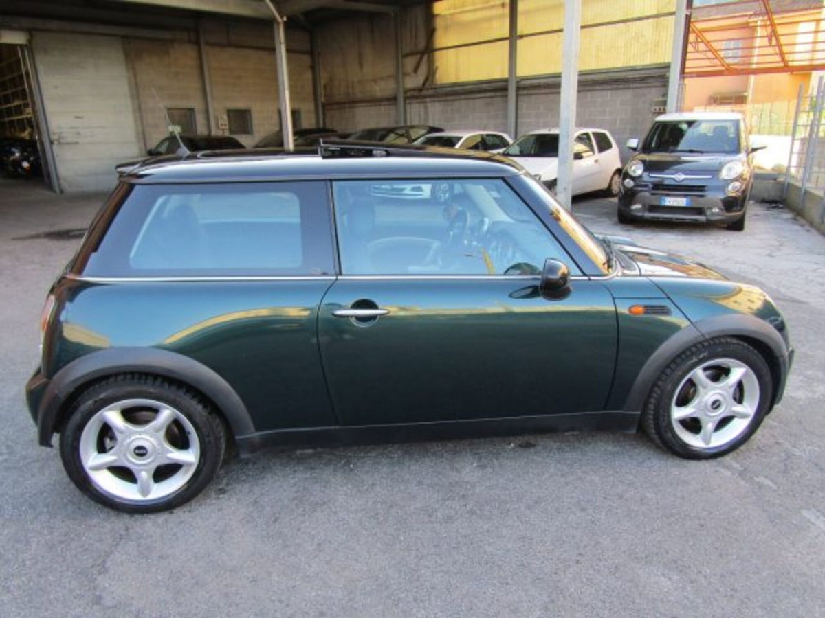 MINI Mini 1.6 16V Cooper (4)