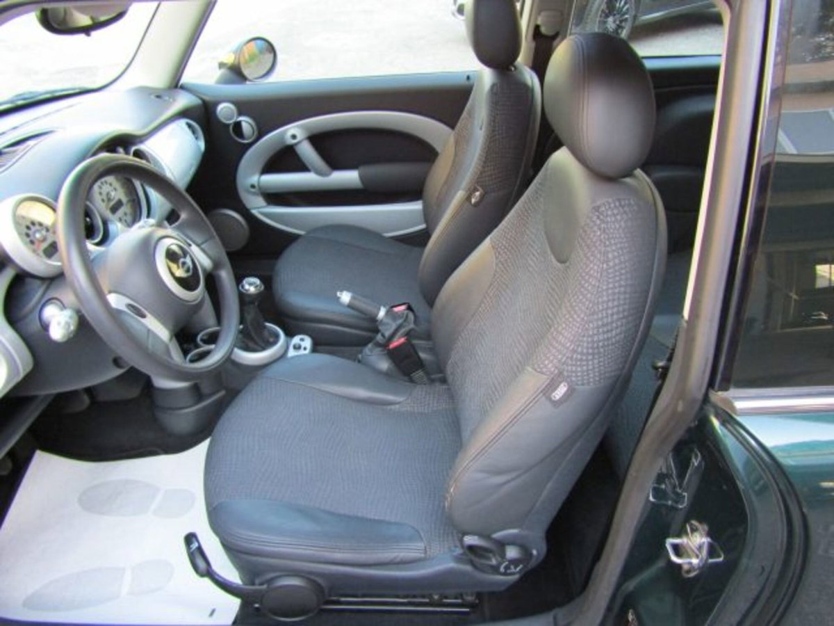 MINI Mini 1.6 16V Cooper (7)