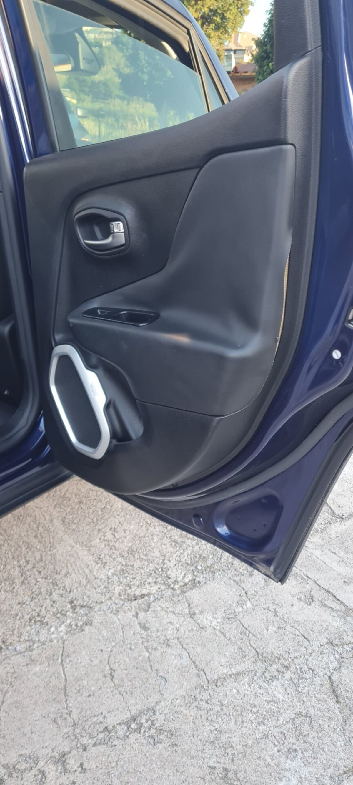 Jeep Renegade 2.0 Mjt 140CV 4WD Active Drive Limited (11)