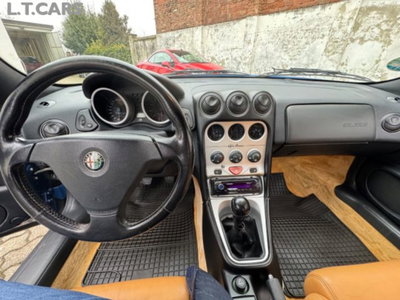 Alfa Romeo Spider 2.0i 16V Twin Spark cat L (11)