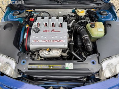 Alfa Romeo Spider 2.0i 16V Twin Spark cat L (13)