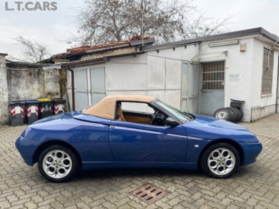 Alfa Romeo Spider 2.0i 16V Twin Spark cat L (4)
