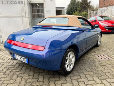 Alfa Romeo Spider 2.0i 16V Twin Spark cat L (5)