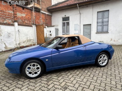 Alfa Romeo Spider 2.0i 16V Twin Spark cat L (8)