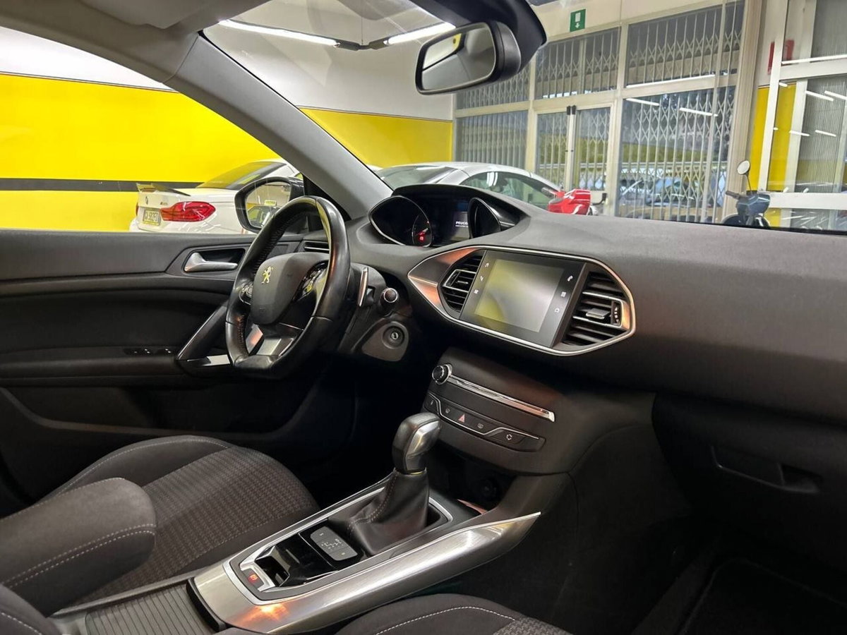 Peugeot 308 SW BlueHDi 130 S&S EAT6 Business (15)