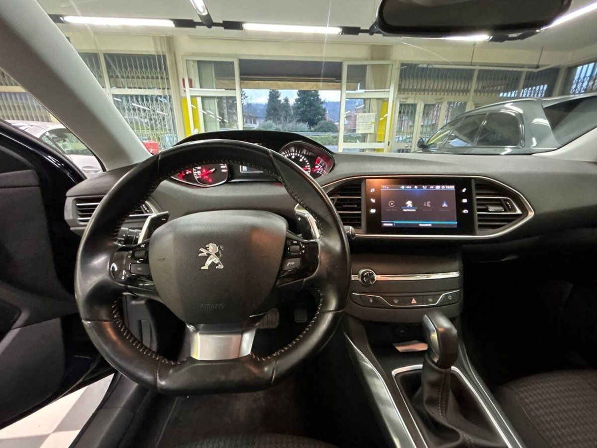 Peugeot 308 SW BlueHDi 130 S&S EAT6 Business (19)
