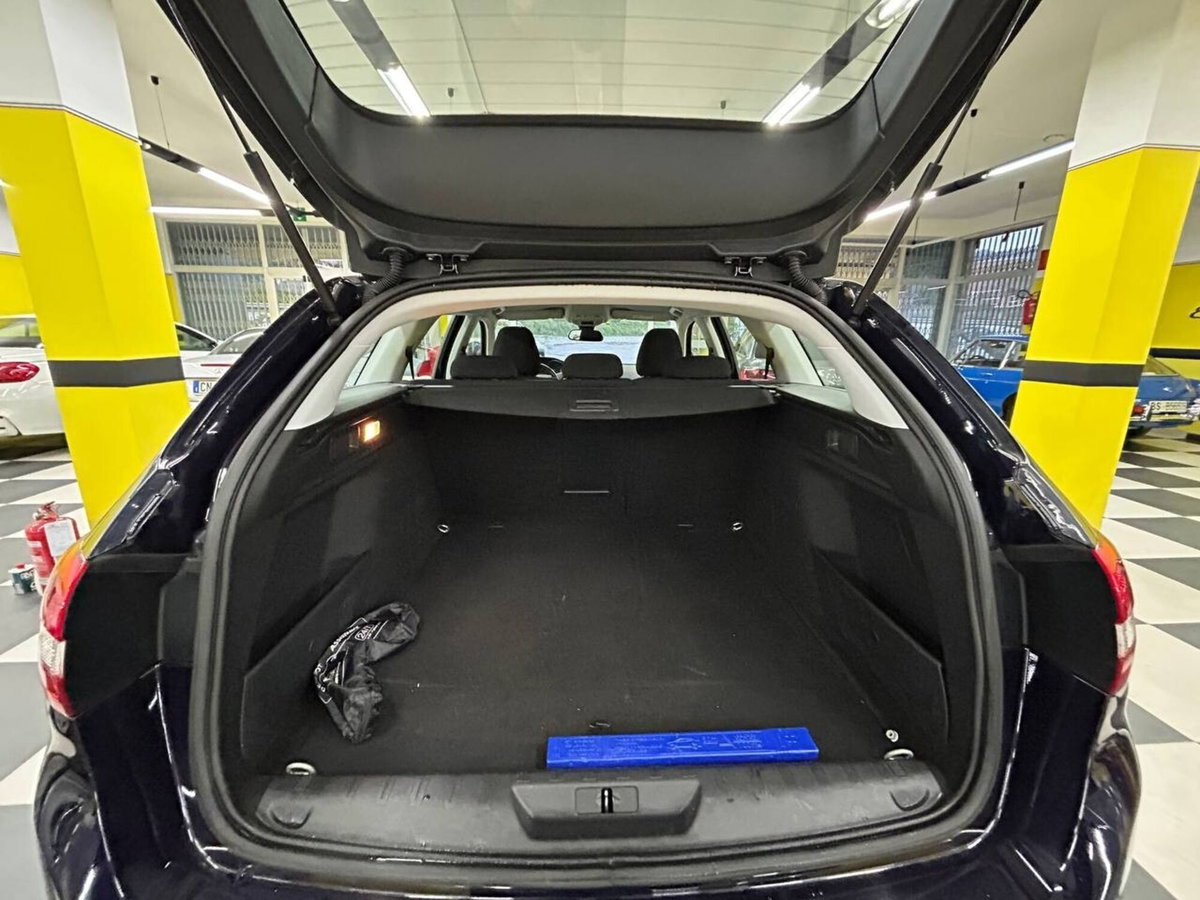 Peugeot 308 SW BlueHDi 130 S&S EAT6 Business (7)