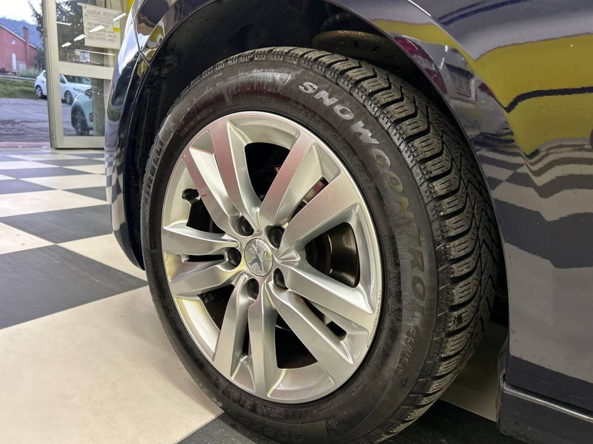 Peugeot 308 SW BlueHDi 130 S&S EAT6 Business (8)