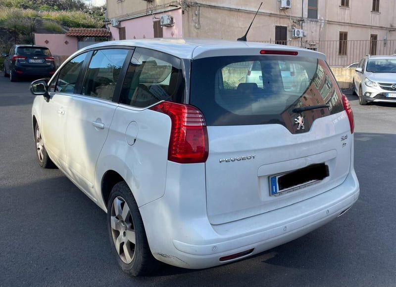 Peugeot 5008 2.0 HDi 150CV Active
