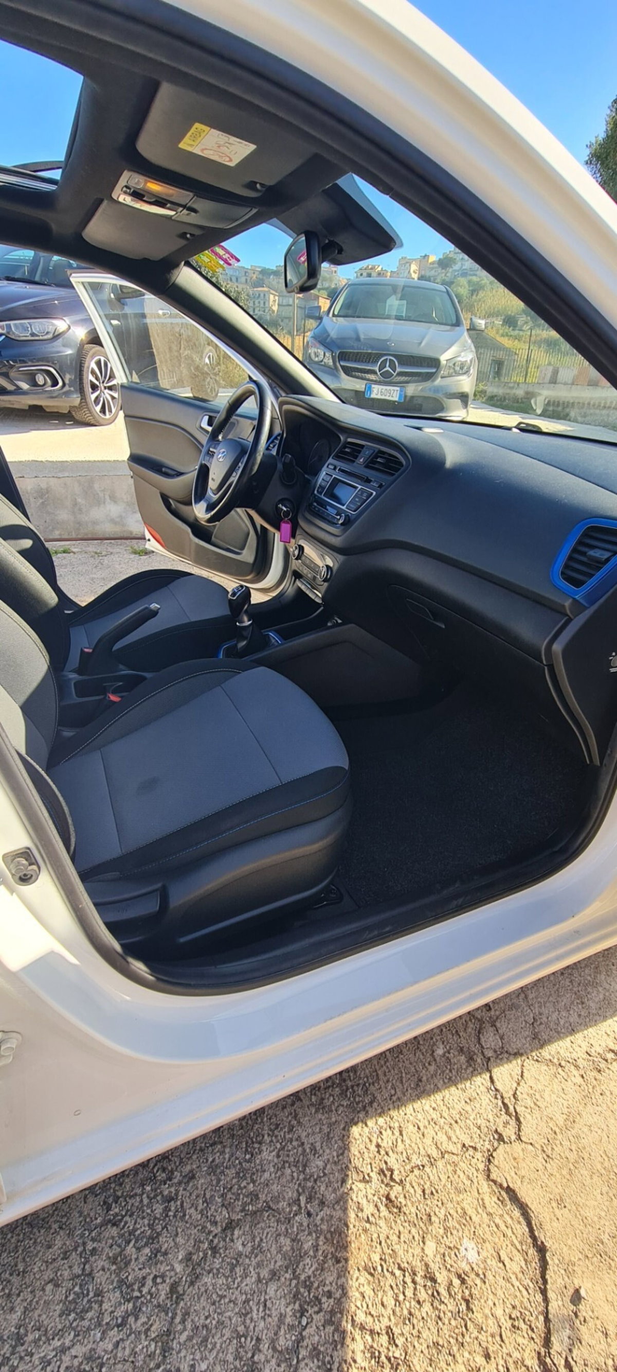 Hyundai i20 1.1 CRDi 12V 5 porte Comfort (12)
