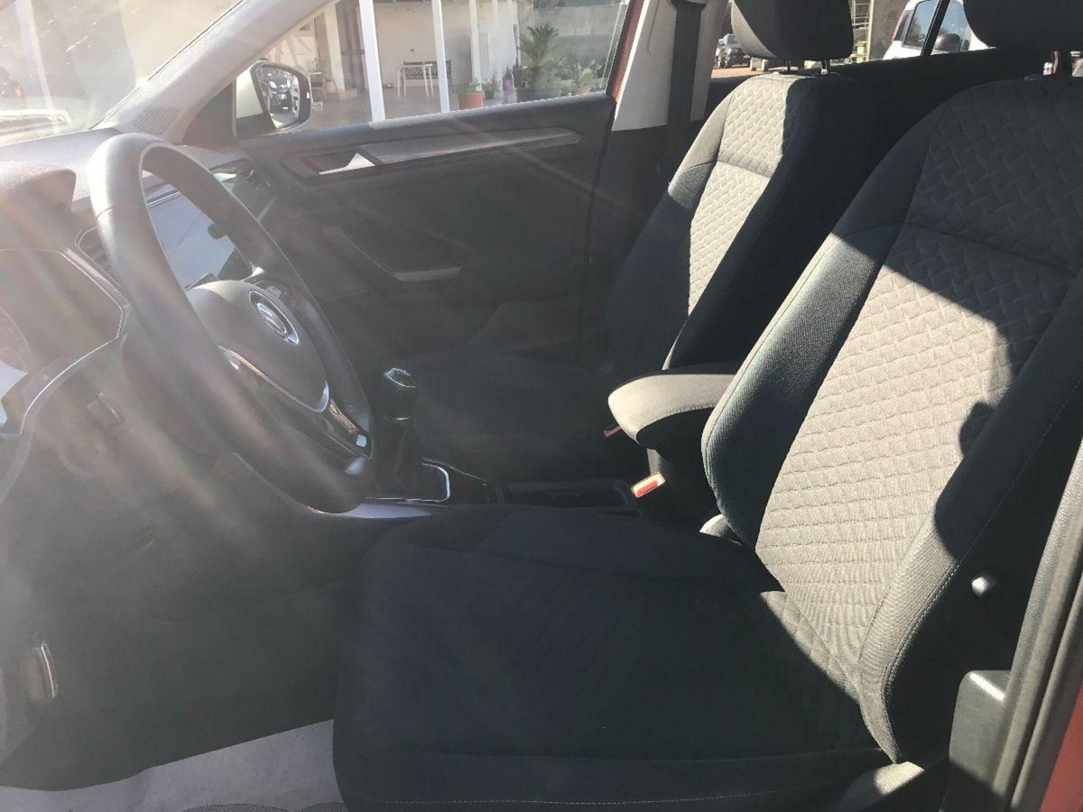 Volkswagen T-Roc 1.6 TDI SCR Advanced BlueMotion Technology (12)