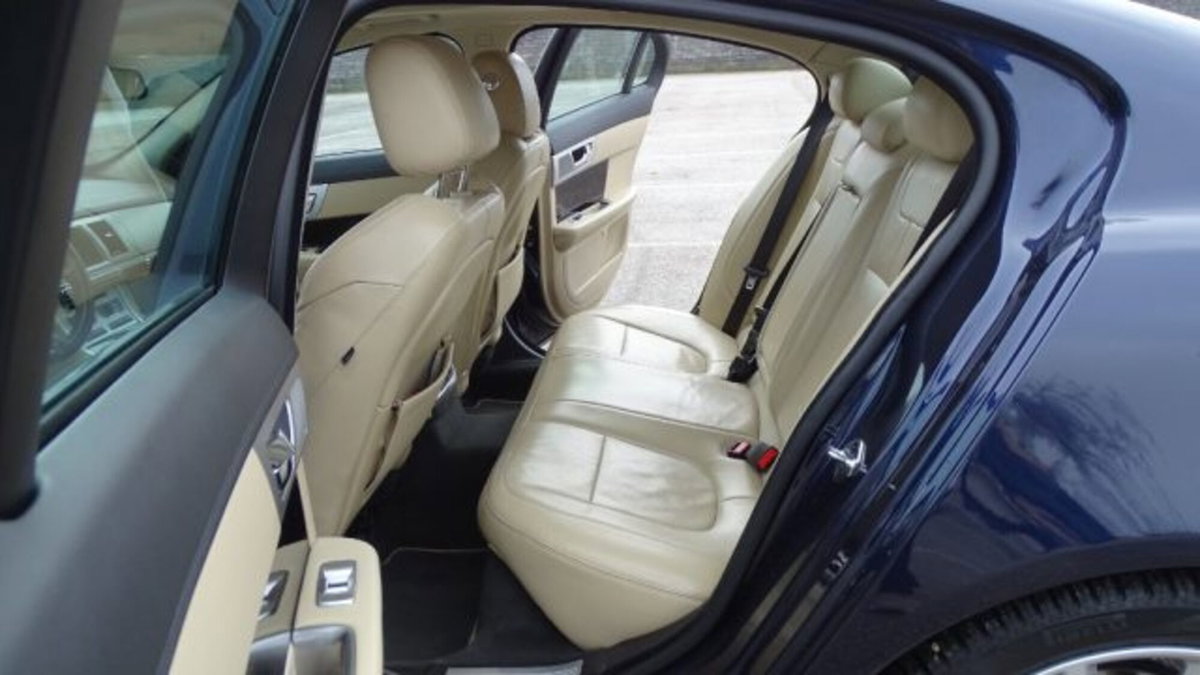 Jaguar XF 3.0 DS V6 (14)
