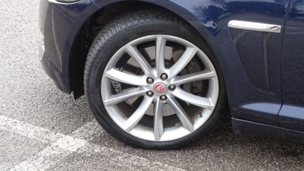 Jaguar XF 3.0 DS V6 (20)