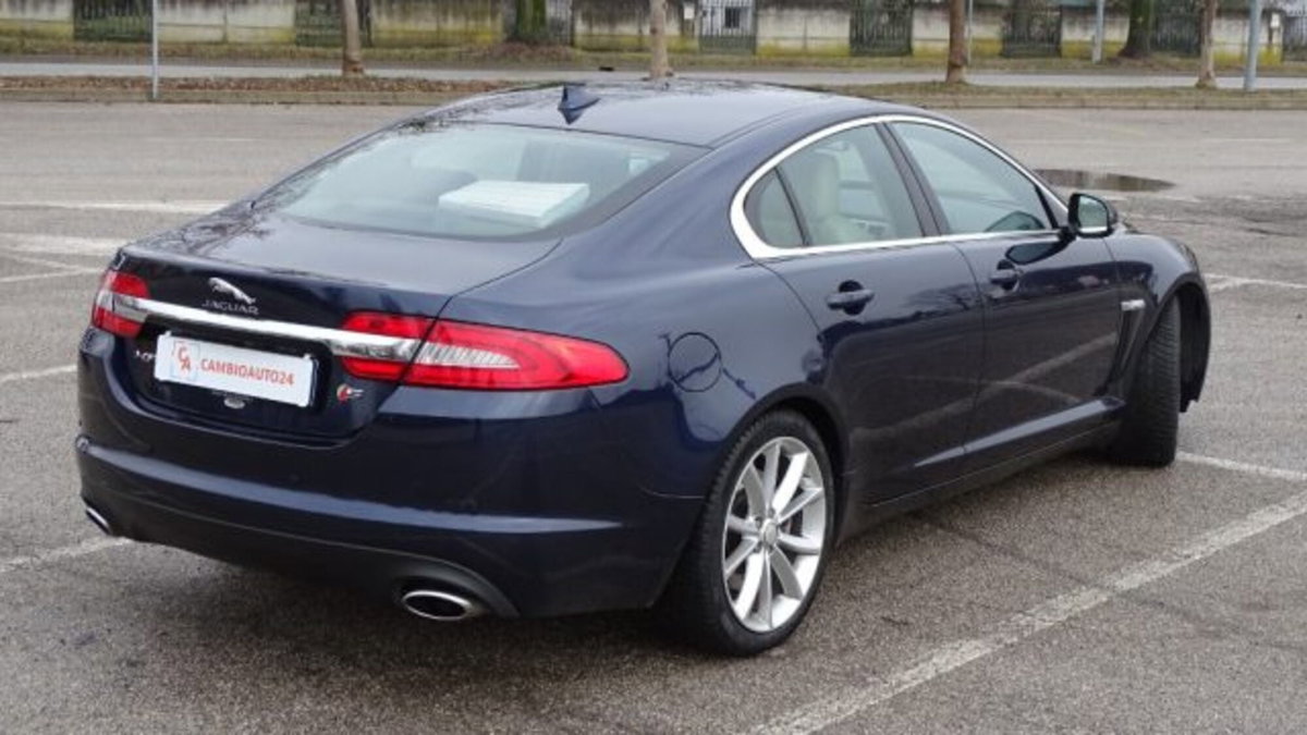 Jaguar XF 3.0 DS V6 (7)