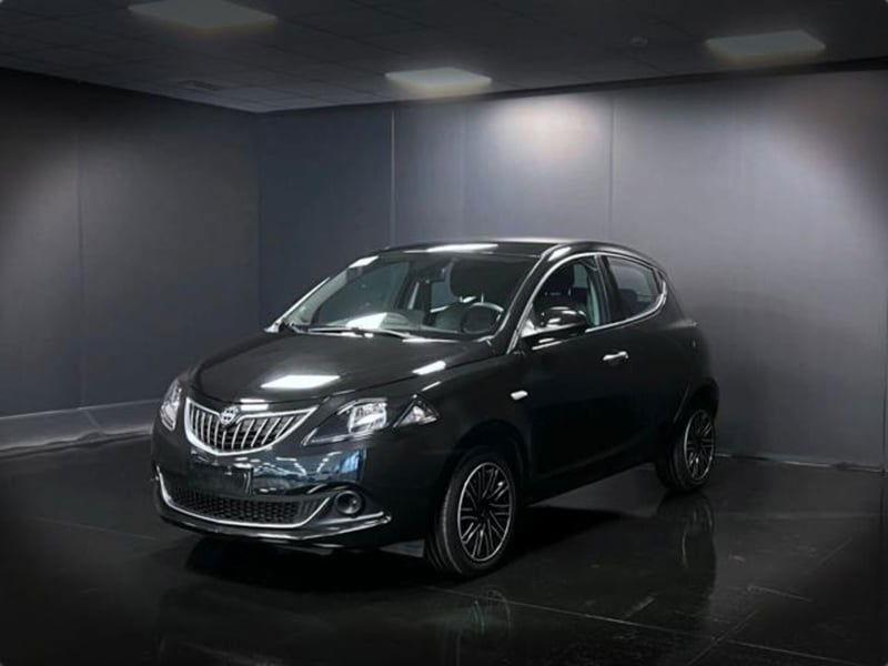 Lancia Ypsilon 1.0 FireFly 5 porte S&S Hybrid Ecochic Silver