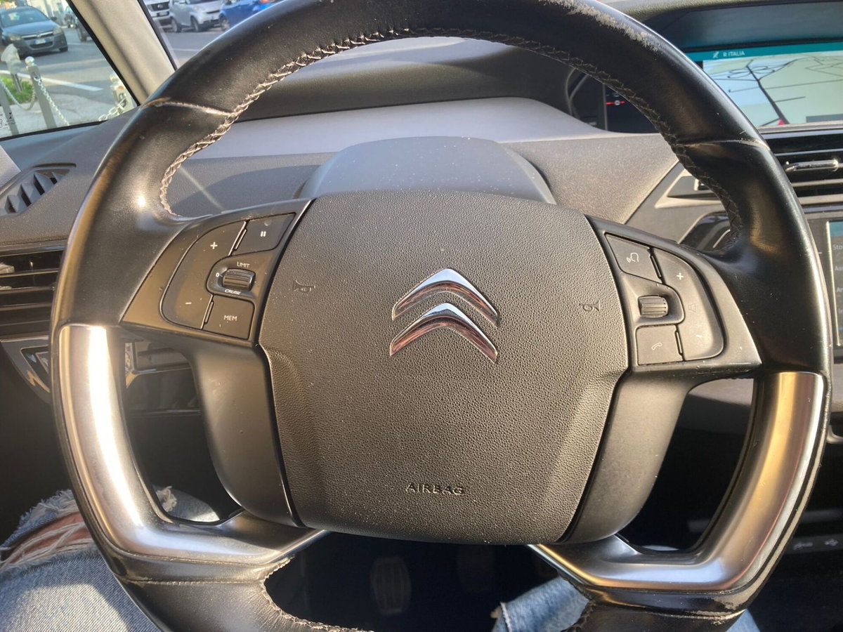 Citroen C4 Picasso BlueHDi 120 S&S Live (9)