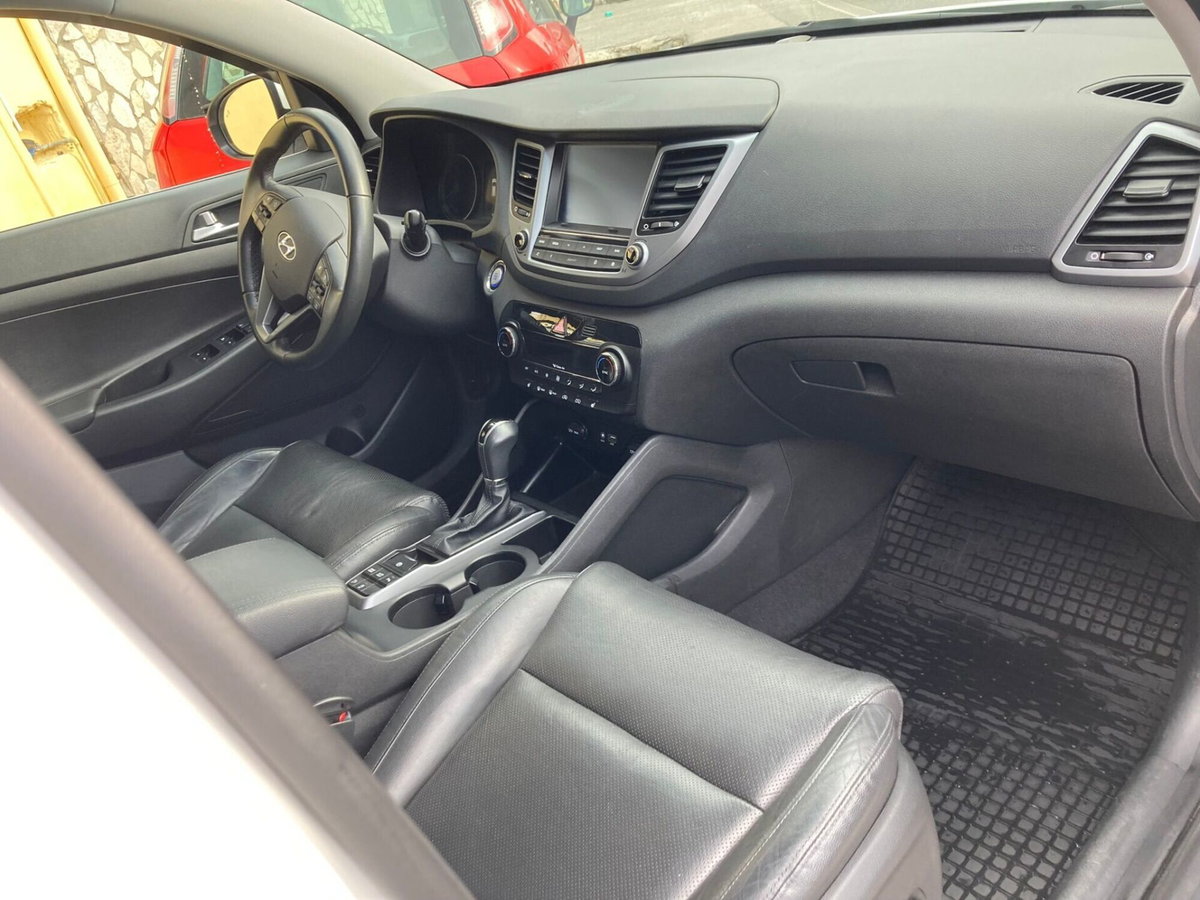 Hyundai Tucson 1.7 CRDi DCT XPossible (16)