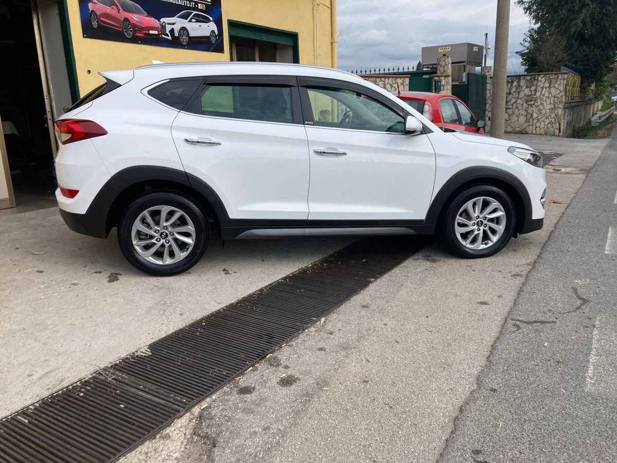 Hyundai Tucson 1.7 CRDi DCT XPossible (3)