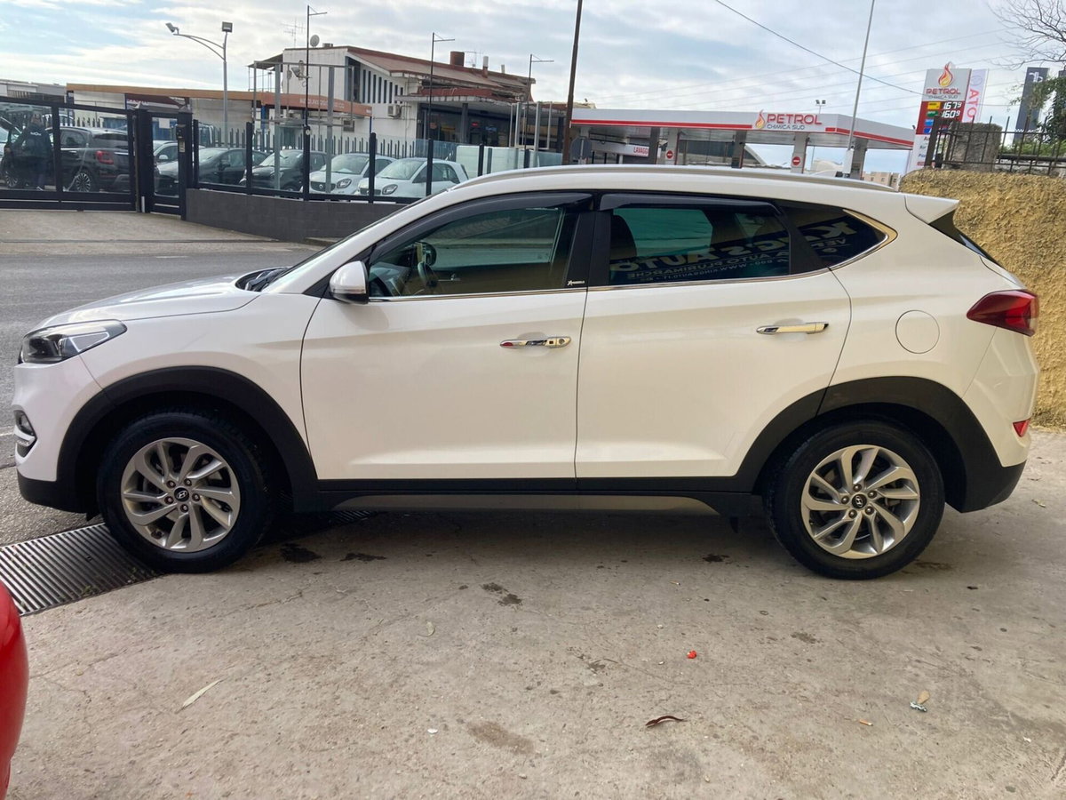 Hyundai Tucson 1.7 CRDi DCT XPossible (8)
