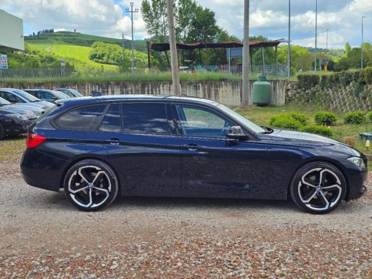 BMW Serie 3 Touring 318d  Modern (10)