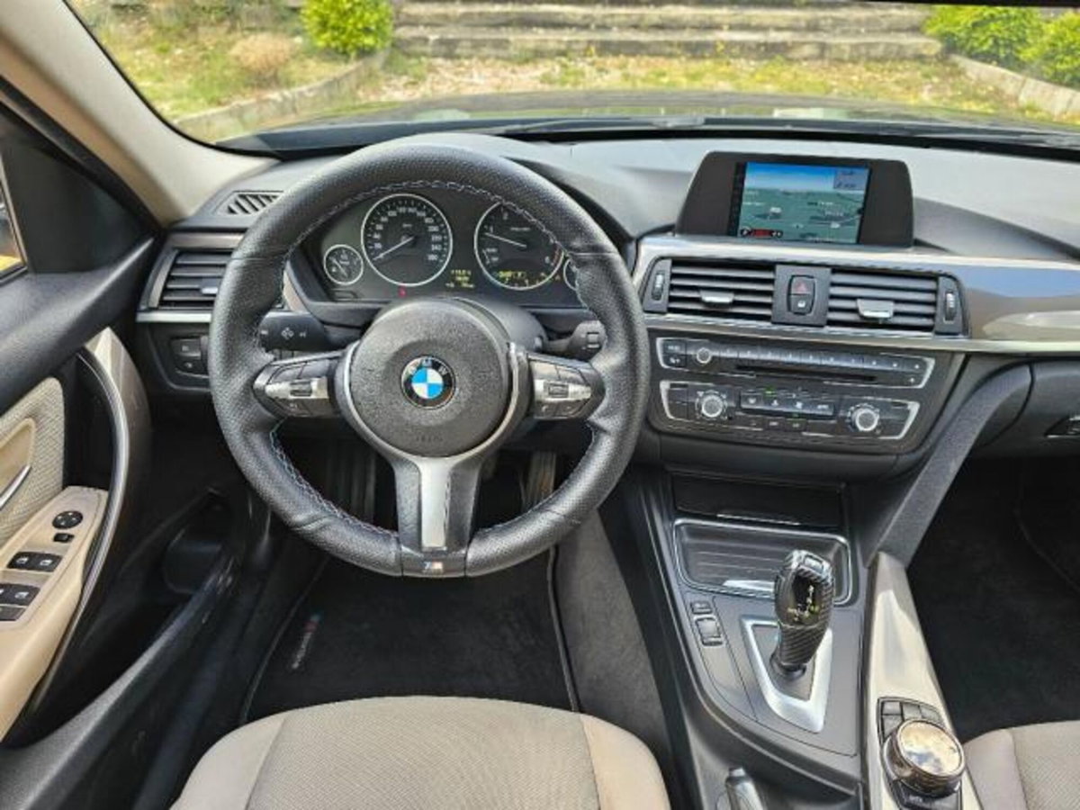 BMW Serie 3 Touring 318d  Modern (18)