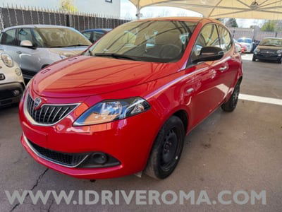 Lancia Ypsilon 1.0 FireFly 5 porte S&S Hybrid Ecochic Silver usata