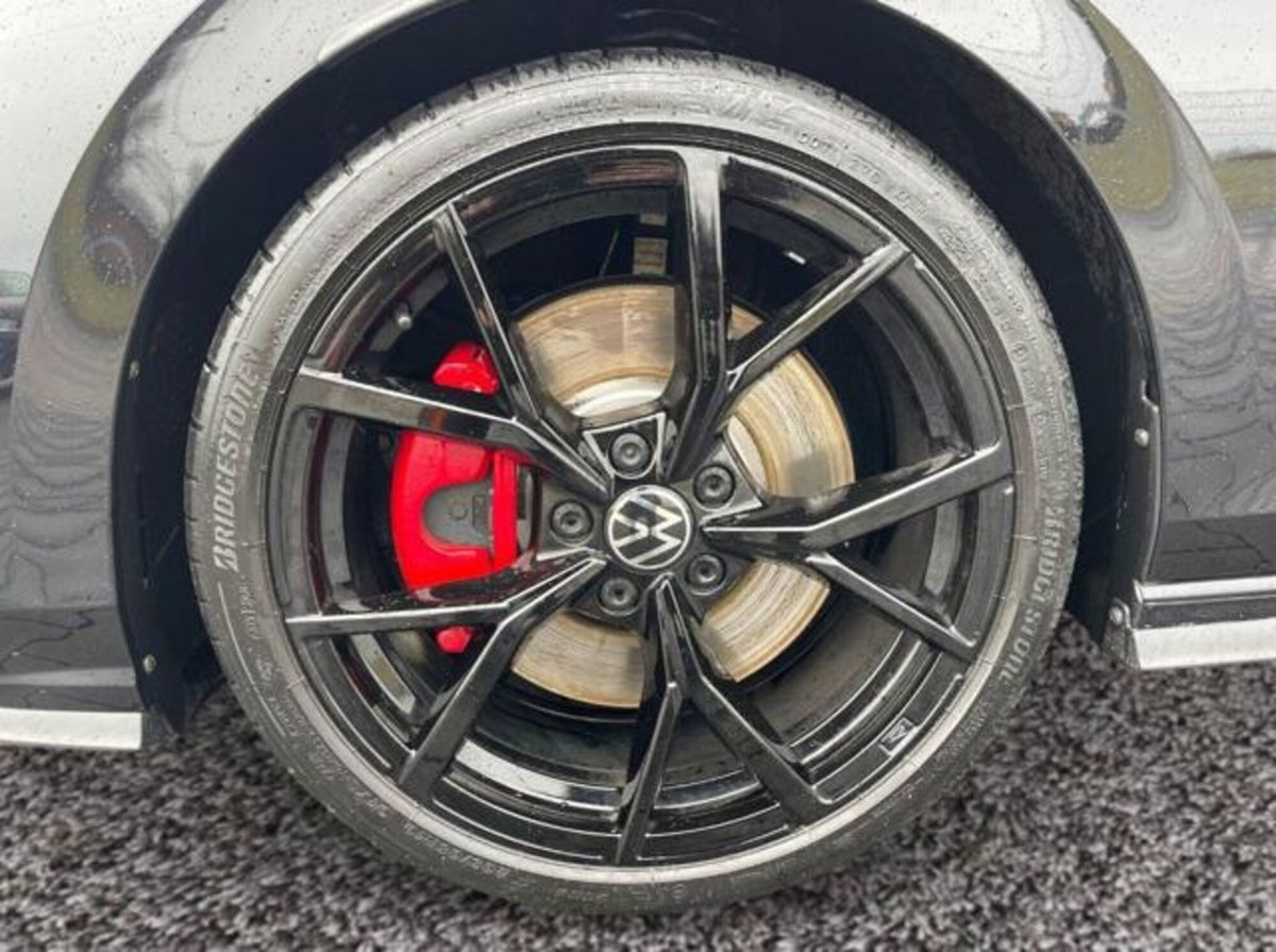 Volkswagen Golf 2.0 tsi GTI MT Ultimate 245cv (14)