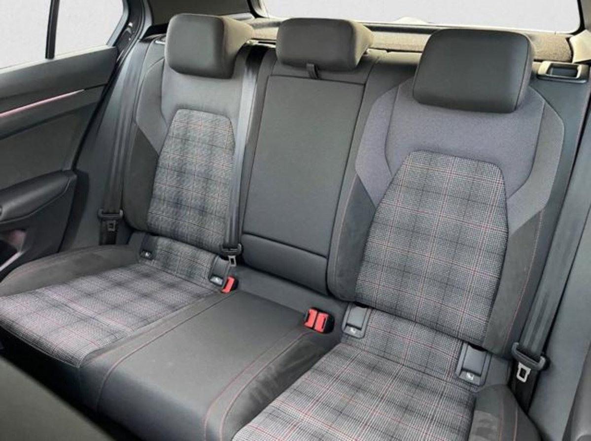 Volkswagen Golf 2.0 tsi GTI MT Ultimate 245cv (12)