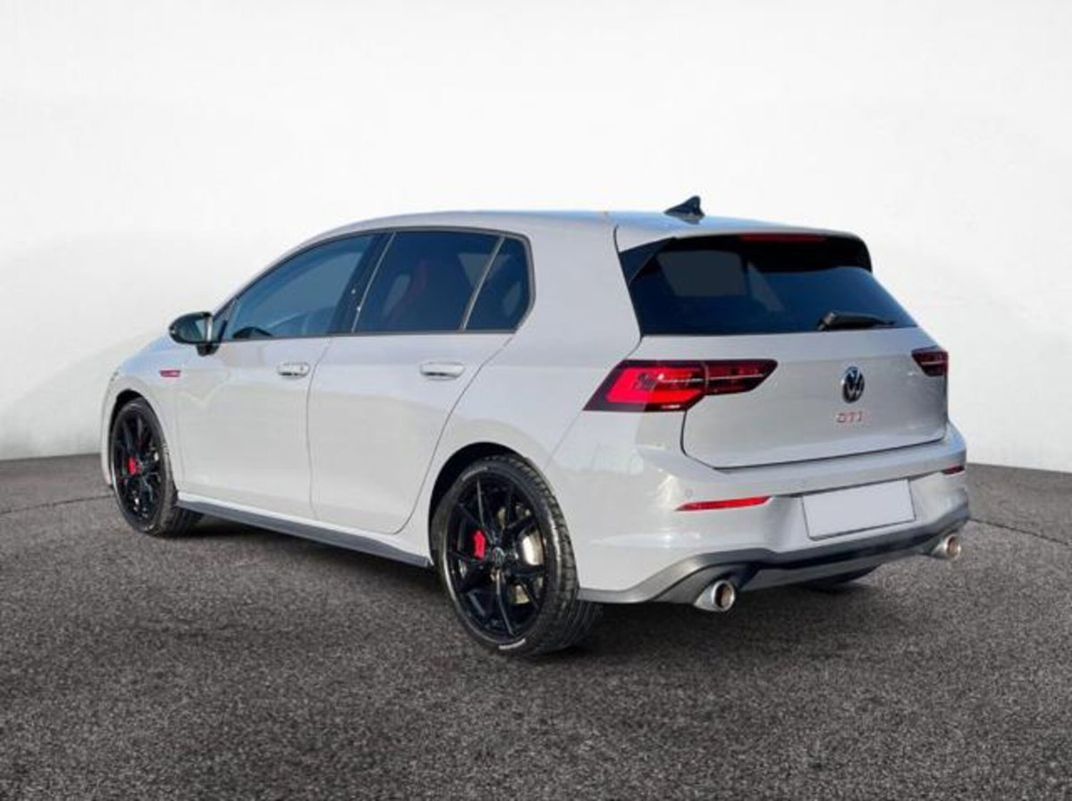 Volkswagen Golf 2.0 tsi GTI MT Ultimate 245cv (4)