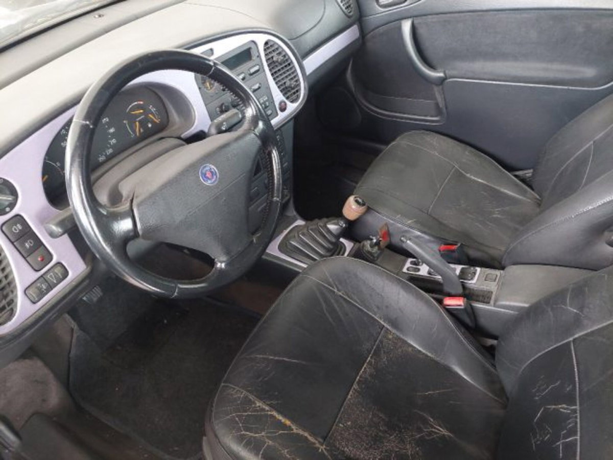 Saab 900 Cabrio 2.0i turbo 16V cat SE (5)