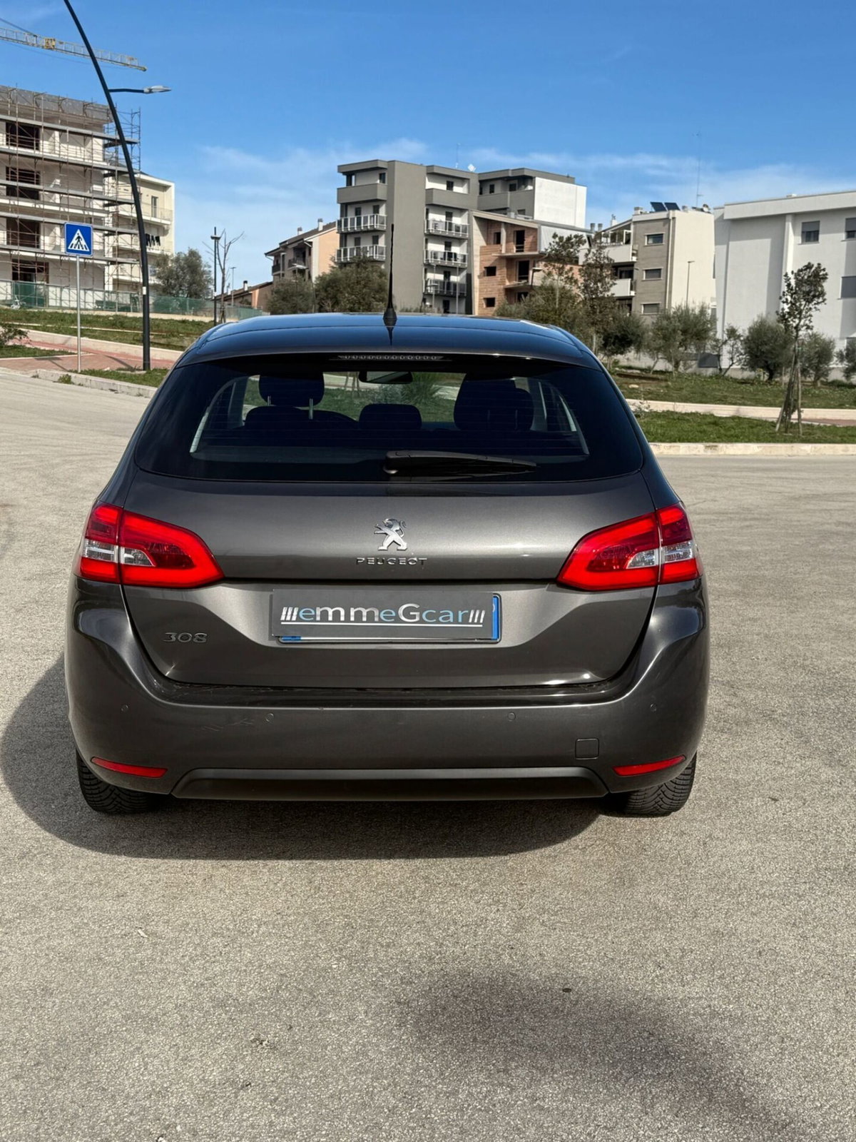 Peugeot 308 SW BlueHDi 130 S&S Business (8)