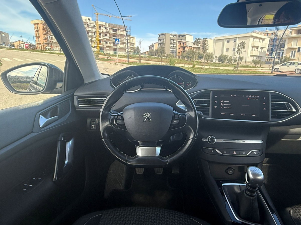 Peugeot 308 SW BlueHDi 130 S&S Business (9)
