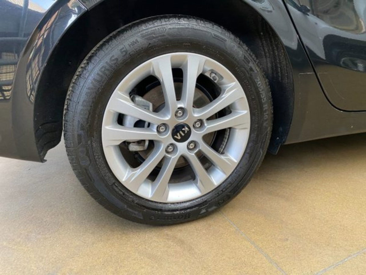 Kia Ceed 1.6 CRDi 115 CV DCT 5p. Business Class (6)