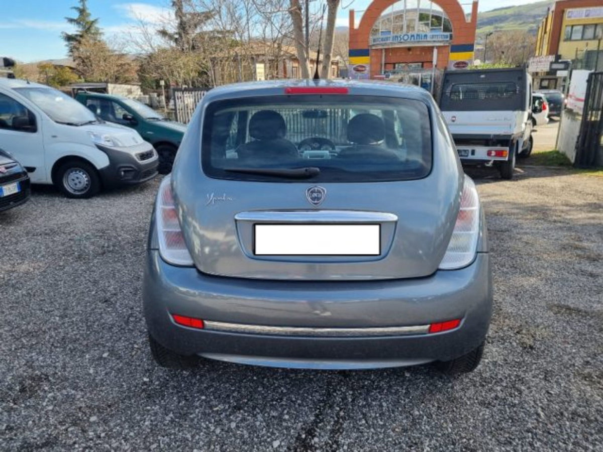 Lancia Ypsilon 1.3 MJT 75 CV Unyca (5)