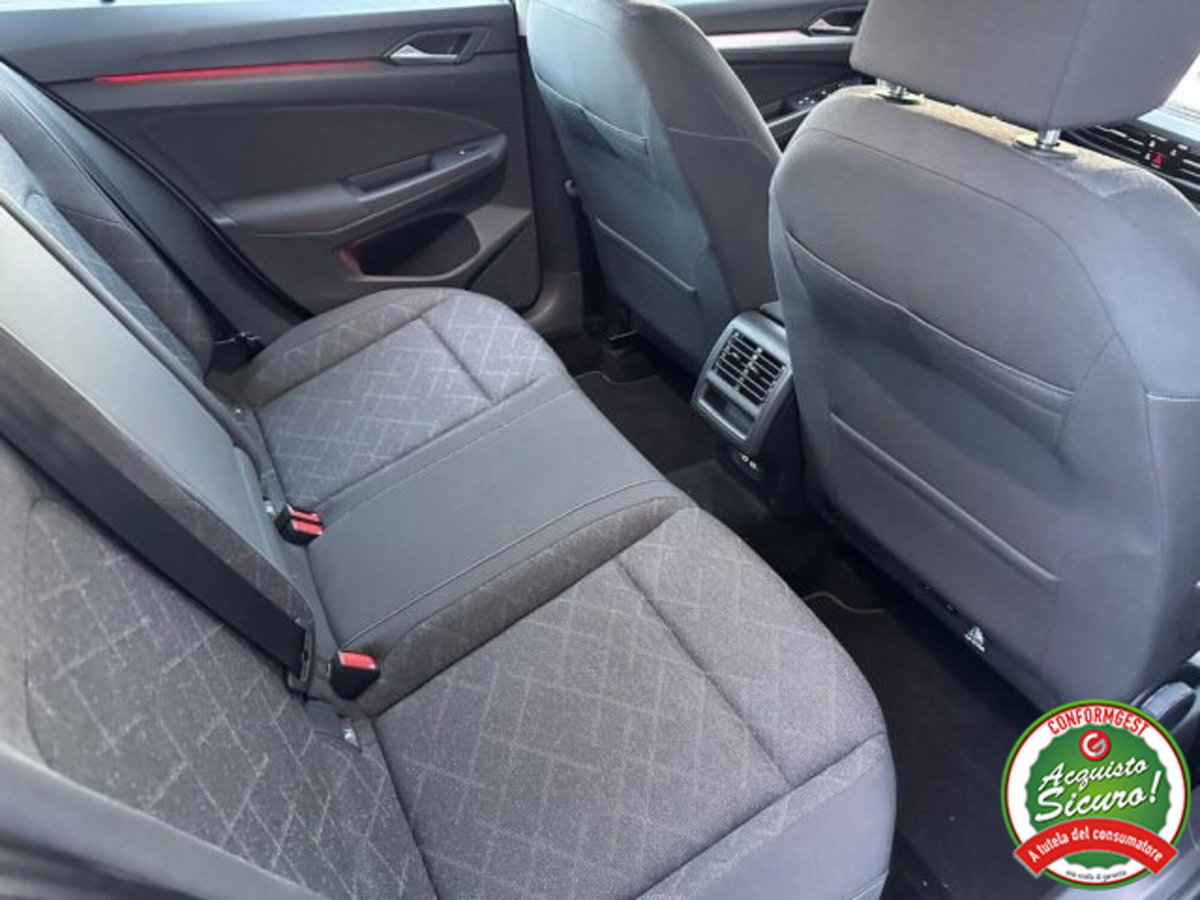 Volkswagen Golf 1.0 TSI EVO Life (16)
