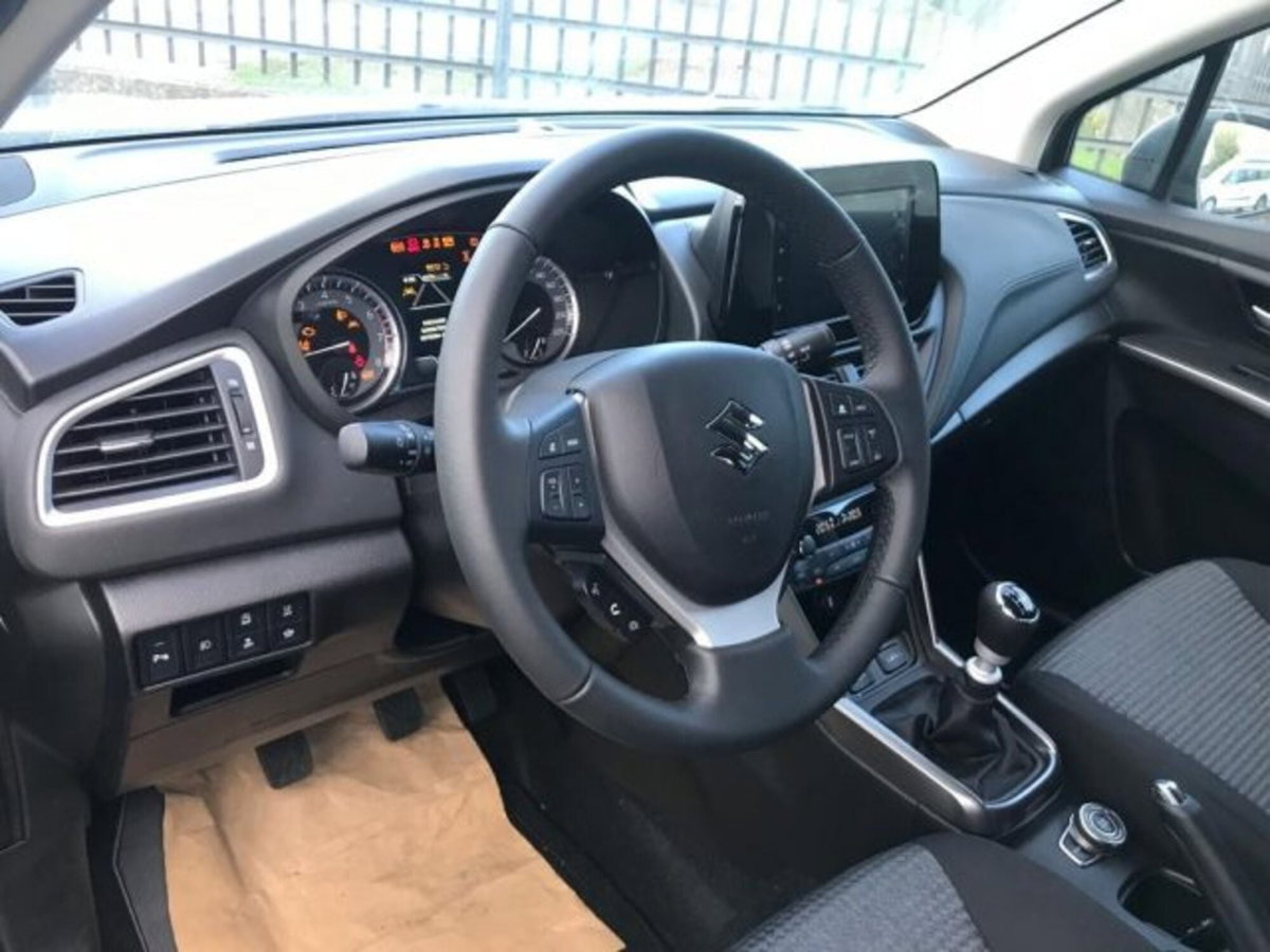 Suzuki S-Cross 1.4h Top 2wd 110cv (3)