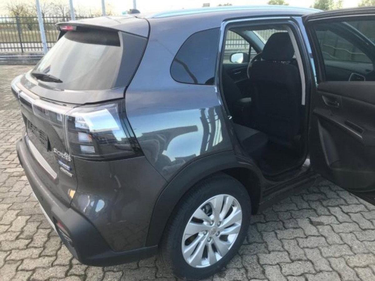 Suzuki S-Cross 1.4h Top 2wd 110cv (7)